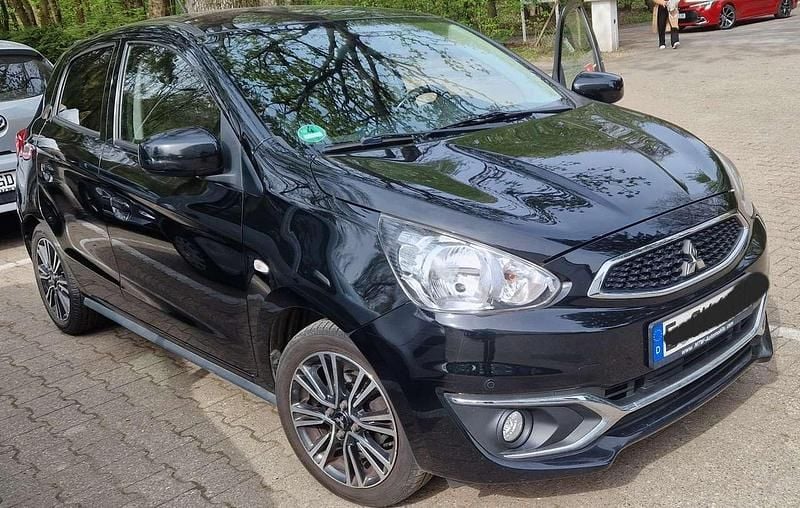 Second-hand Mitsubishi Space Star 80 CP (58 kW) 2017 Negru Hatchback