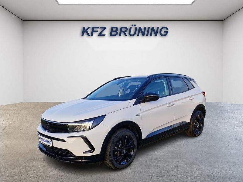 Jade weiß / dach schwarz Gebraucht 2024 Opel Grandland X SUV | 23.880 € (Guter Preis) - Bild 1/4