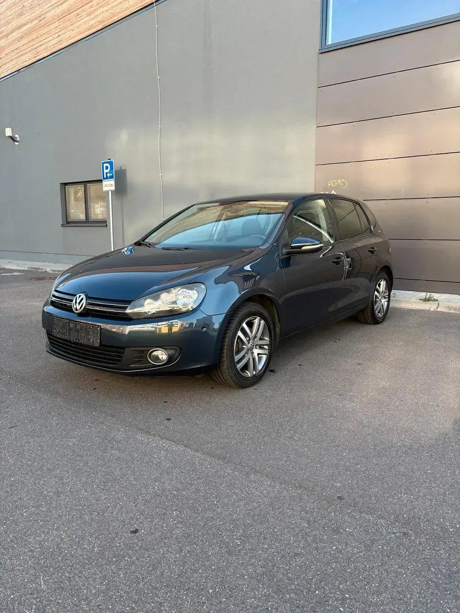 Gebraucht VW Golf VI Team 105 PS (77 kW) 2010 Blau Limousine