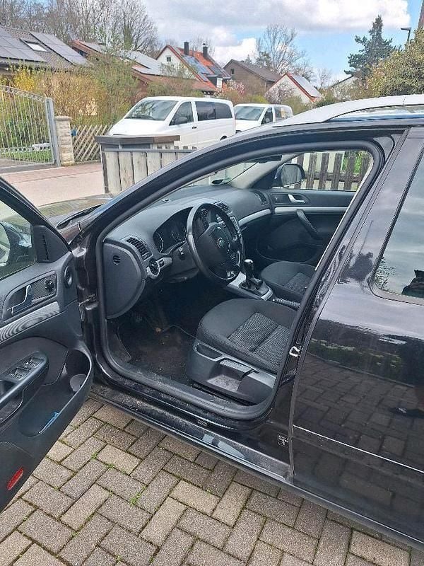 Gebraucht Skoda Octavia 160 PS (117 kW) 2010 Schwarz Kombi