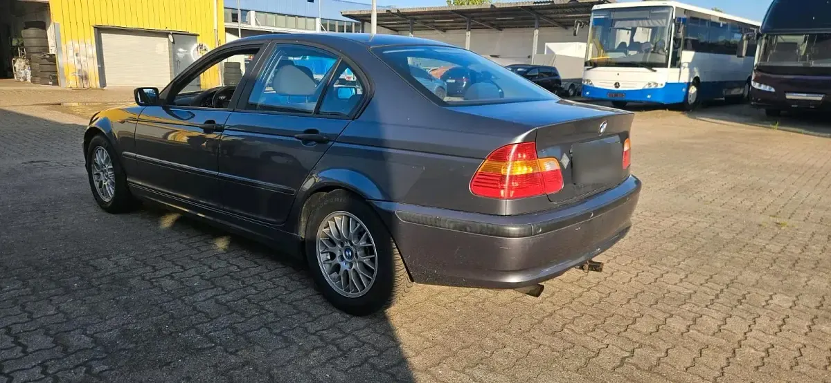 Gebraucht BMW 316 115 PS (84 kW) 2002 Grau Limousine