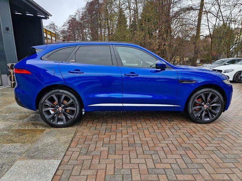 Gebraucht Jaguar F-Pace First Edition 300 PS (220 kW) 2016 Blau SUV