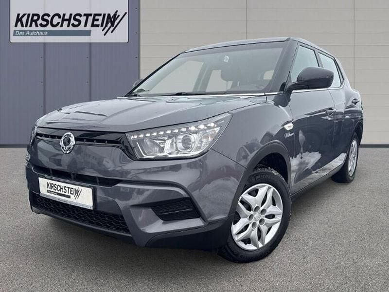 Gebraucht Ssangyong (KGM) Tivoli Crystal 128 PS (94 kW) 2015 Grau SUV