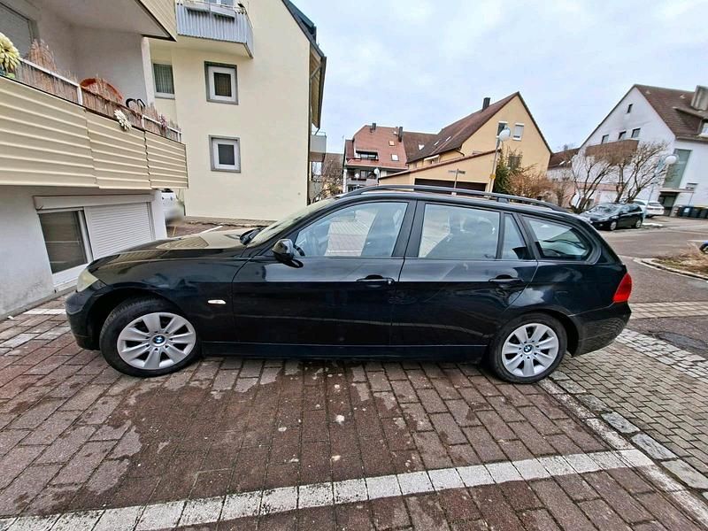 Gebraucht BMW 320 150 PS (110 kW) 2007 Schwarz Kombi
