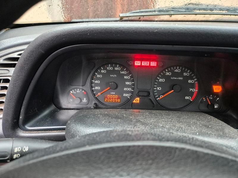 Gebraucht Peugeot 306 89 PS (65 kW) 1998 Rot Kleinwagen