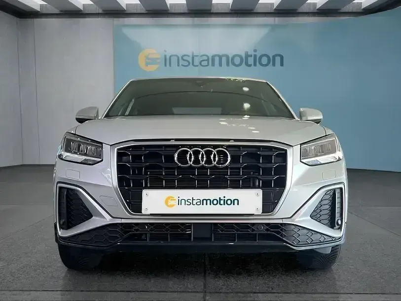 Używany Audi Q2 150 KM (110 kW) 2024 Srebrny SUV