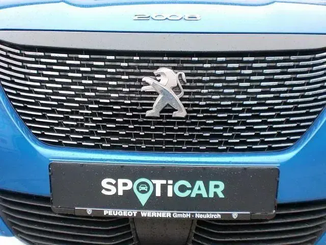 Gebraucht Peugeot 2008 Allure 131 PS (96 kW) 2020 Lackierung vertigoblau SUV
