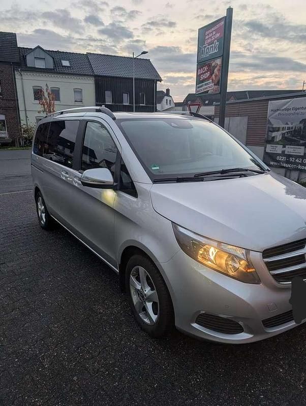 Gebraucht Mercedes V220 Edition 190 PS (139 kW) 2019 Grau Van / Kleinbus