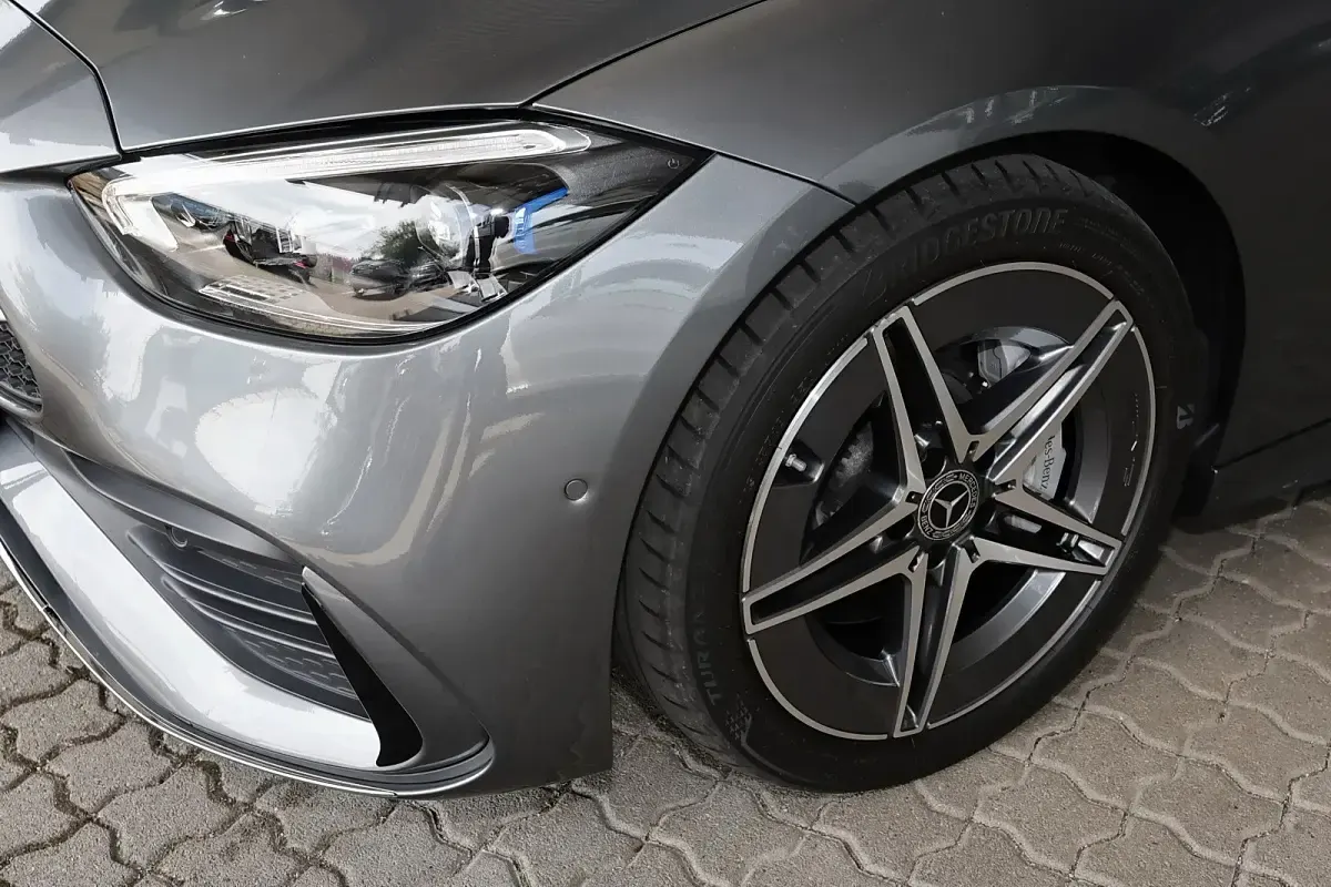 Gebraucht Mercedes C200 AMG 204 PS (150 kW) 2022 Selenitgrau metallic Limousine