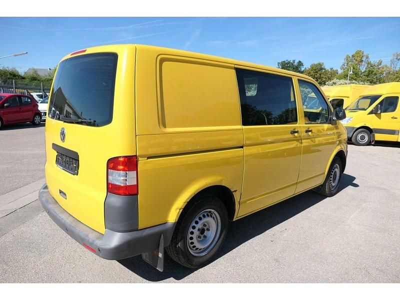 Używany VW Transporter 84 KM (61 kW) 2011 Żółty Van