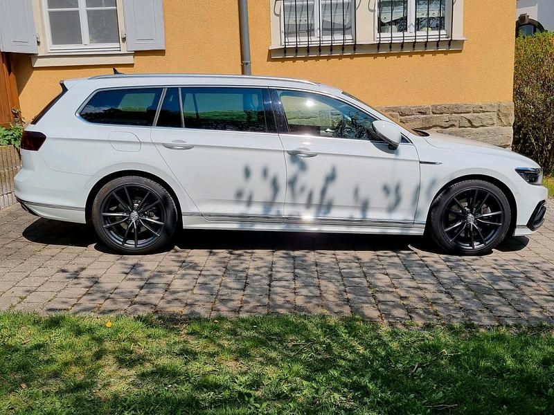 Gebraucht VW Passat 272 PS (200 kW) 2019 Weiß Kombi