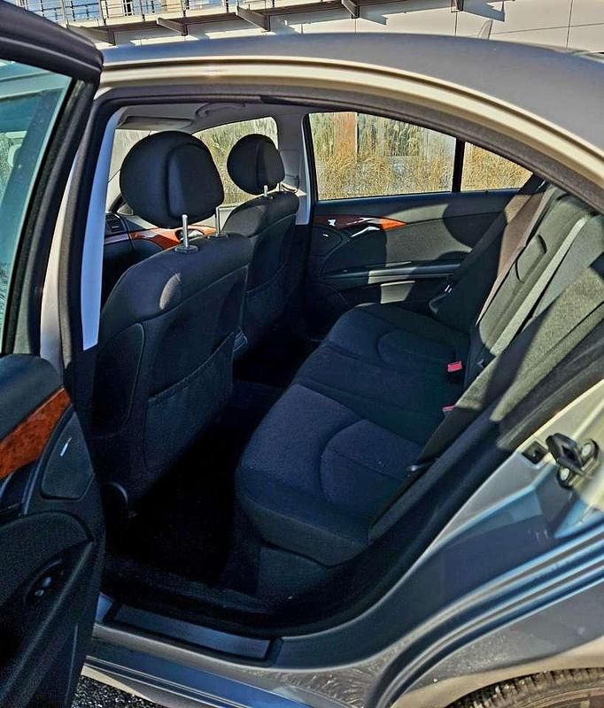 Gebraucht Mercedes E200 Classic 184 PS (135 kW) 2007 Silber Limousine