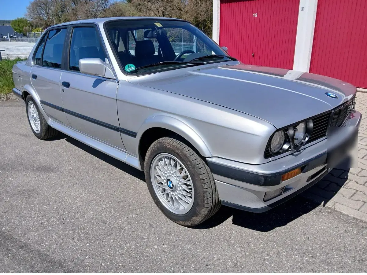 Używany BMW 325 170 KM (125 kW) 1991 Srebrny Sedan/Limuzyna