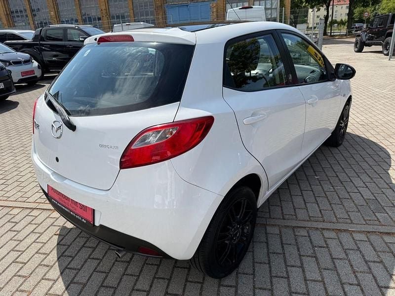 Gebraucht Mazda 2 75 PS (55 kW) 2012 Arachneweiß metallic Kleinwagen