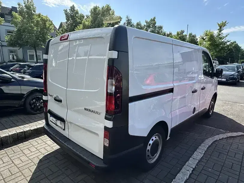 Gebraucht Renault Trafic 120 PS (88 kW) 2021 Weiß Van / Kleinbus