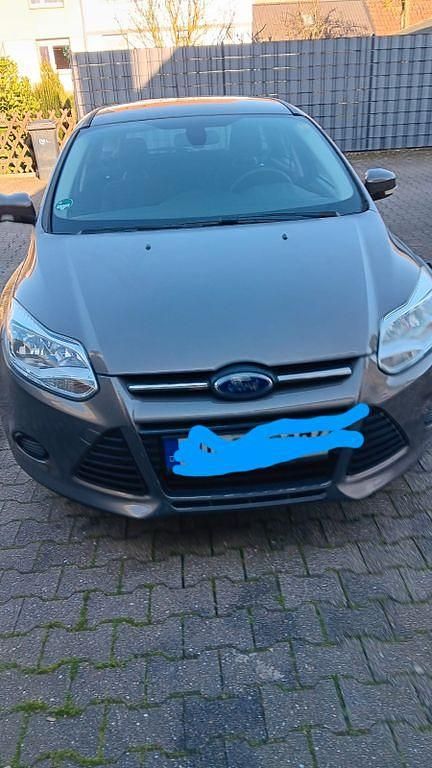 Gebraucht Ford Focus Trend 125 PS (91 kW) 2013 Braun Limousine