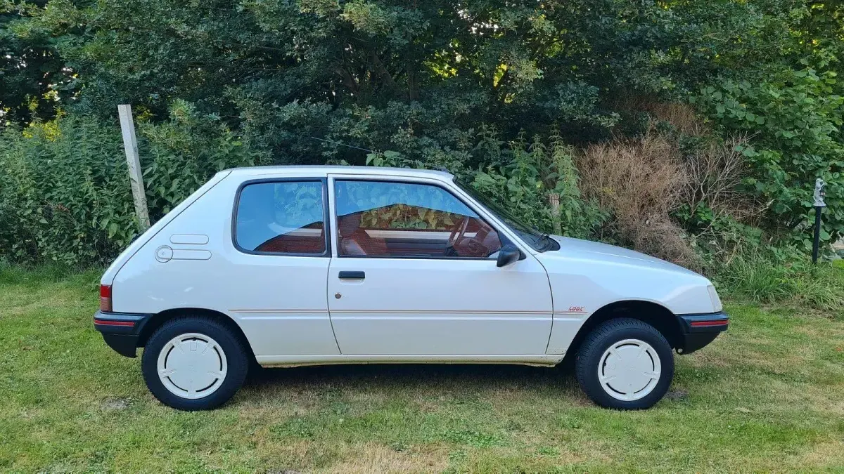 Gebraucht Peugeot 205 60 PS (44 kW) 1990 Weiß Limousine