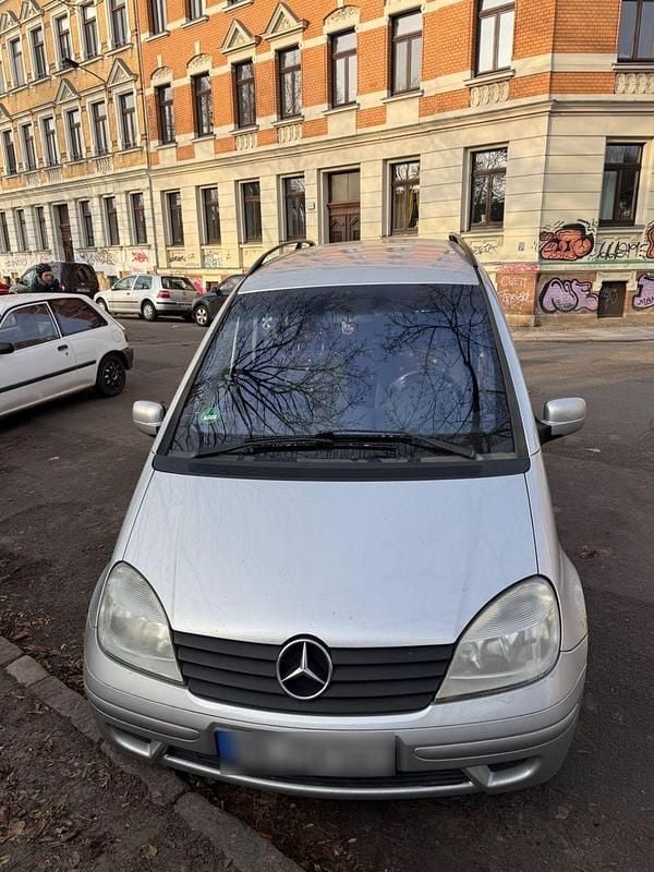 Gebraucht Mercedes Vaneo 125 PS (91 kW) 2002 Silber Van / Kleinbus