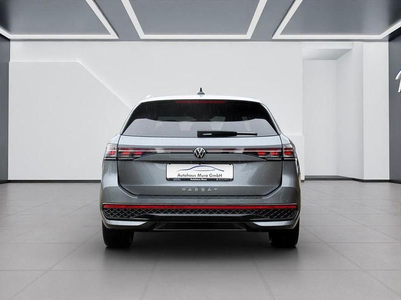 Gebraucht VW Passat R-line 150 PS (110 kW) 2024 Grau Limousine