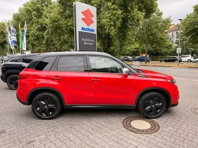 Gebraucht Suzuki Vitara 140 PS (102 kW) 2018 Rot SUV