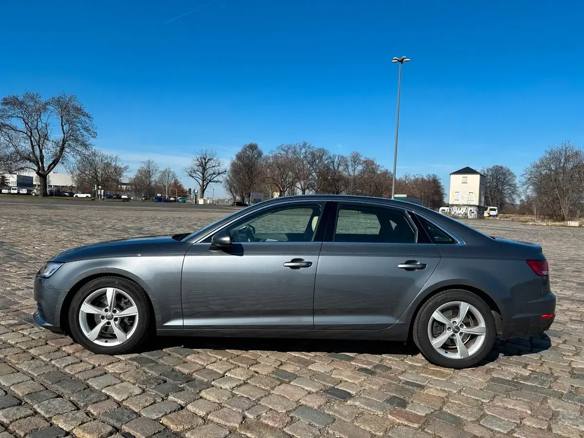Gebraucht Audi A4 190 PS (139 kW) 2016 Grau Limousine