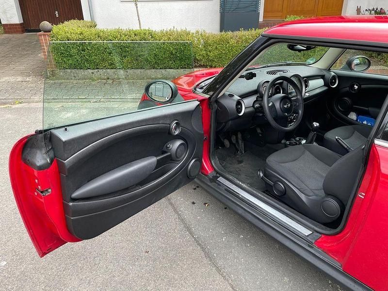 Gebraucht Mini ONE 75 PS (55 kW) 2012 Rot Kleinwagen