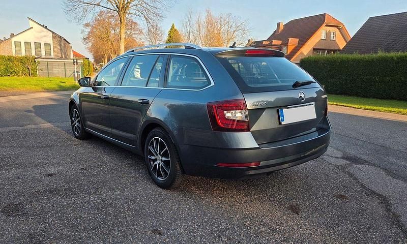Gebraucht Skoda Octavia Style 179 PS (131 kW) 2018 Grau Kombi