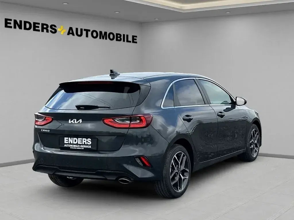 Nowe Kia Ceed 101 KM (74 kW) 2025 Czarny Hatchback