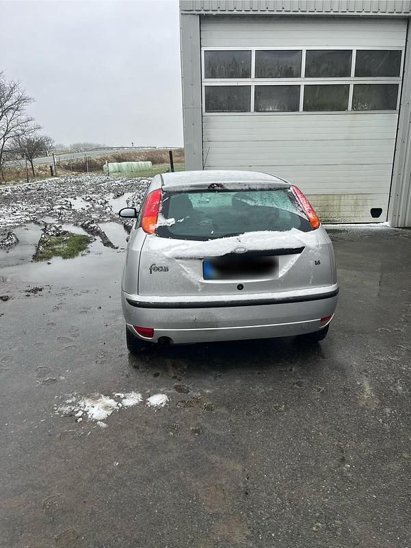 Usata Ford Focus 101 CV (74 kW) 2003 Argento Utilitaria