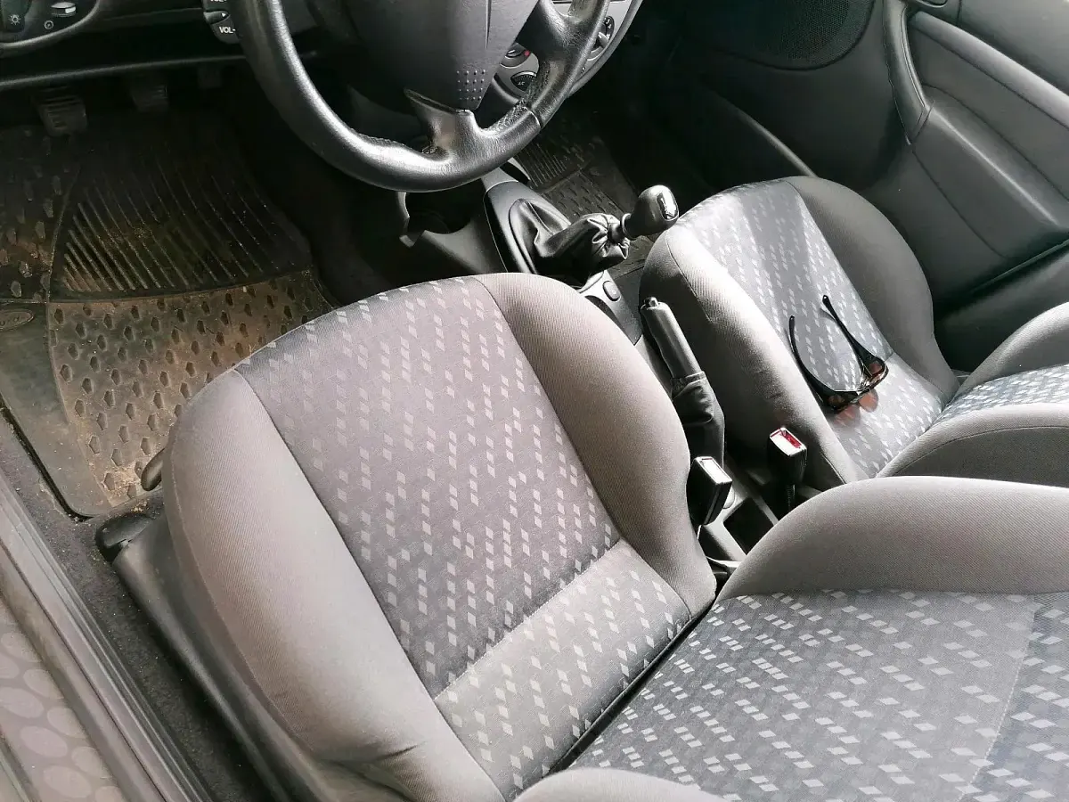 Gebraucht Ford Focus 131 PS (96 kW) 1999 Blau Limousine