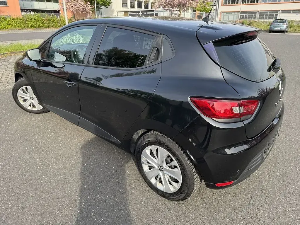 Gebraucht Renault Clio 75 PS (55 kW) 2017 Schwarz Limousine