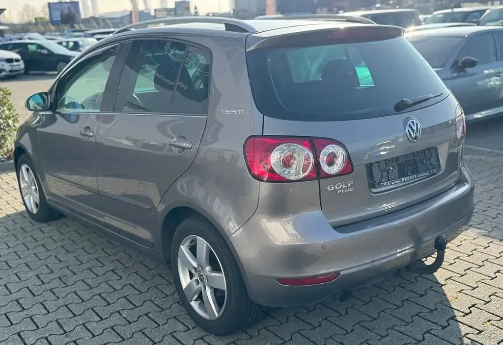 Gebraucht VW Golf VI 105 PS (77 kW) 2011 Kaschmirbraun metallic Kleinwagen