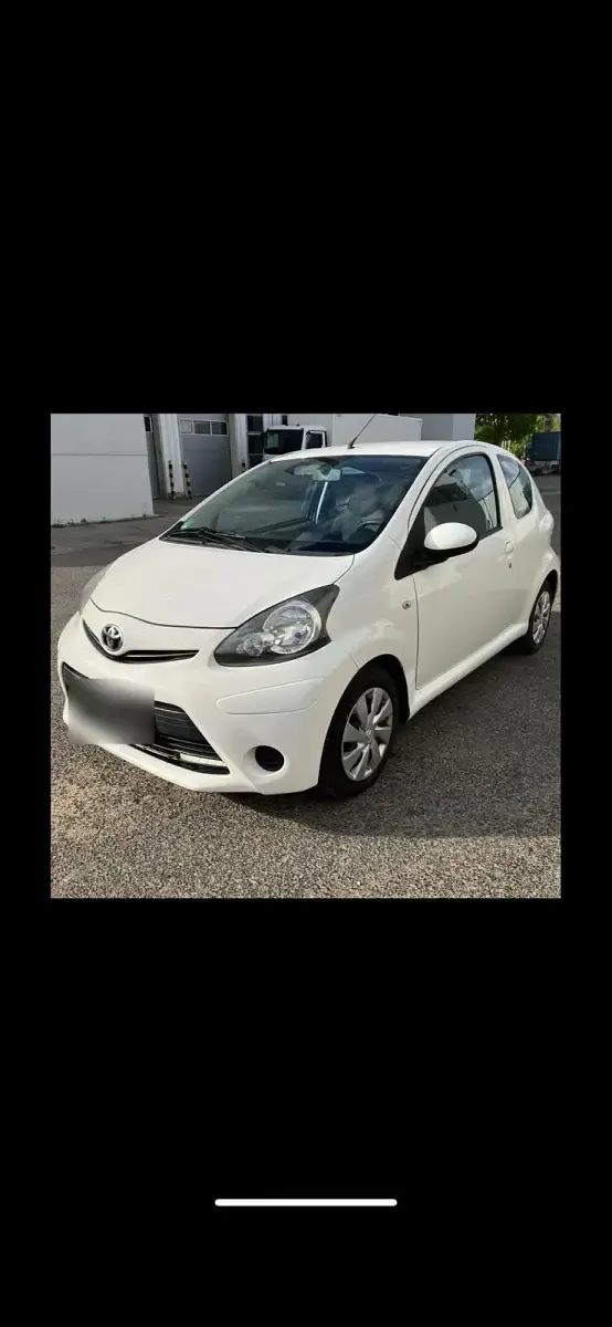 Gebraucht Toyota Aygo 68 PS (50 kW) 2014 Weiß Kleinwagen