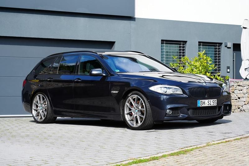 Gebraucht BMW 535 M Sport 313 PS (230 kW) 2012 Blau Kombi