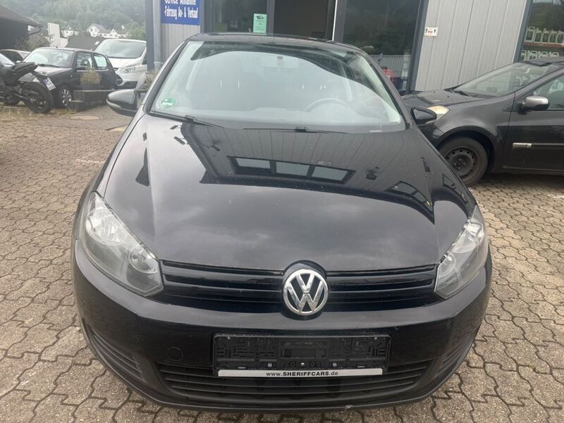 Schwarz Gebraucht 2010 VW Golf VI Trendline Coupé | 3.989 € (Fairer Preis) - Bild 1/4