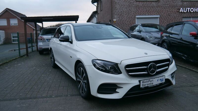 Diamantweiss Gebraucht 2020 Mercedes E300 AMG line Kombi | 23.990 € (Fairer Preis) - Bild 1/4
