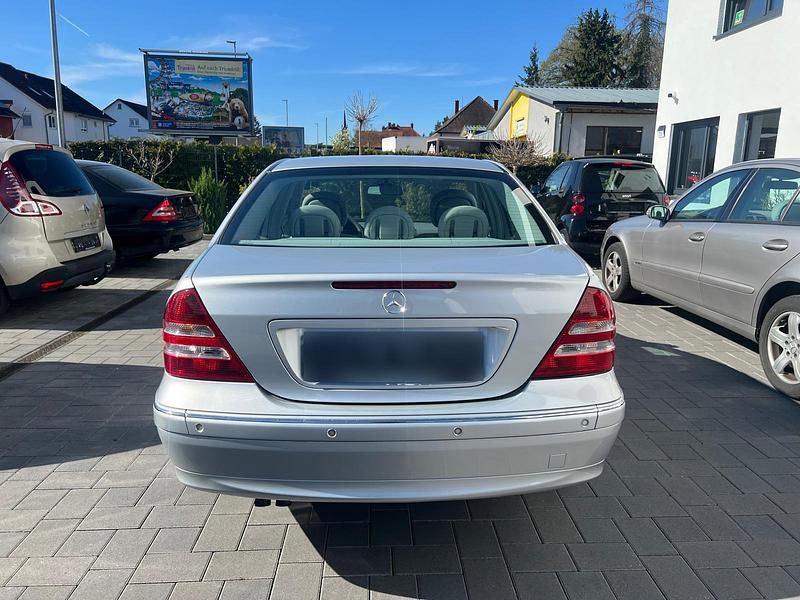 Gebraucht Mercedes C180 143 PS (105 kW) 2005 Silber Limousine