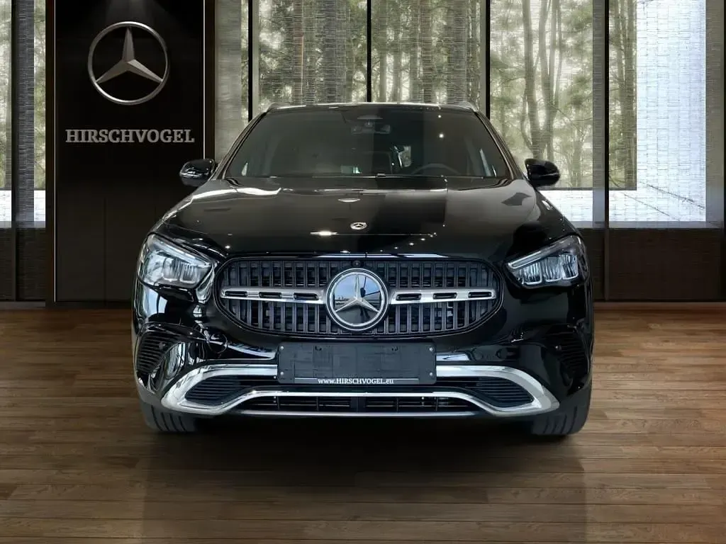 Gebraucht Mercedes GLA200 Progressive 163 PS (119 kW) 2025 Nachtschwarz SUV