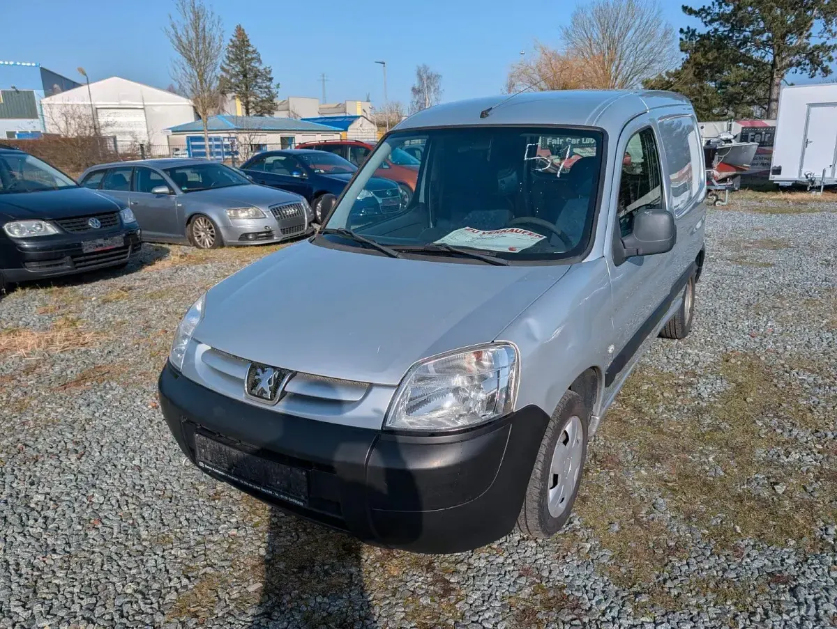 Gebraucht Peugeot Partner 90 PS (66 kW) 2008 Silber Van / Kleinbus