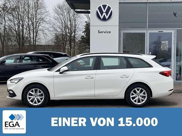 Weiß Gebraucht 2022 Seat Leon ST Style Kombi | 23.610 € (Fairer Preis) - Bild 1/4