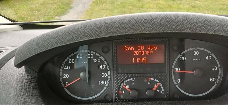 Gebraucht Peugeot Boxer 110 PS (80 kW) 2011 Weiß Van