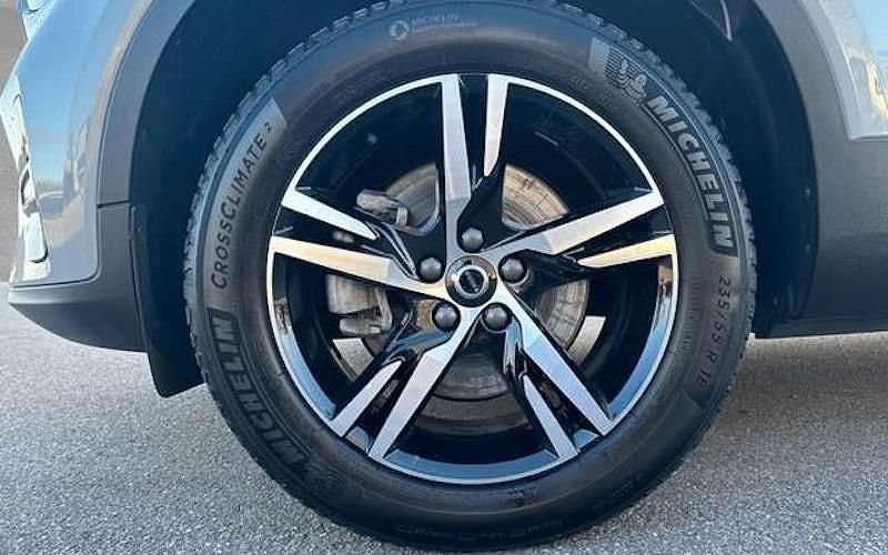 Gebraucht Volvo XC40 Plus 163 PS (119 kW) 2024 Grau SUV