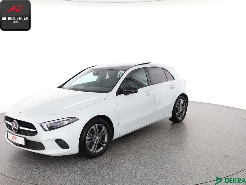 Weiss (metallic) Gebraucht 2021 Mercedes A250 Limousine | 26.480 € (Guter Preis) - Bild 1/4