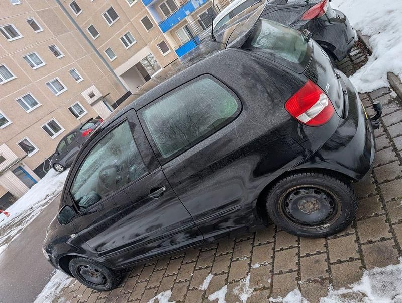 Gebraucht VW Fox Style 54 PS (39 kW) 2010 Schwarz Kleinwagen