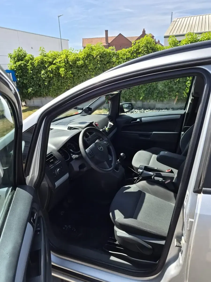 Gebraucht Opel Zafira 155 PS (114 kW) 2007 Grau Van / Kleinbus