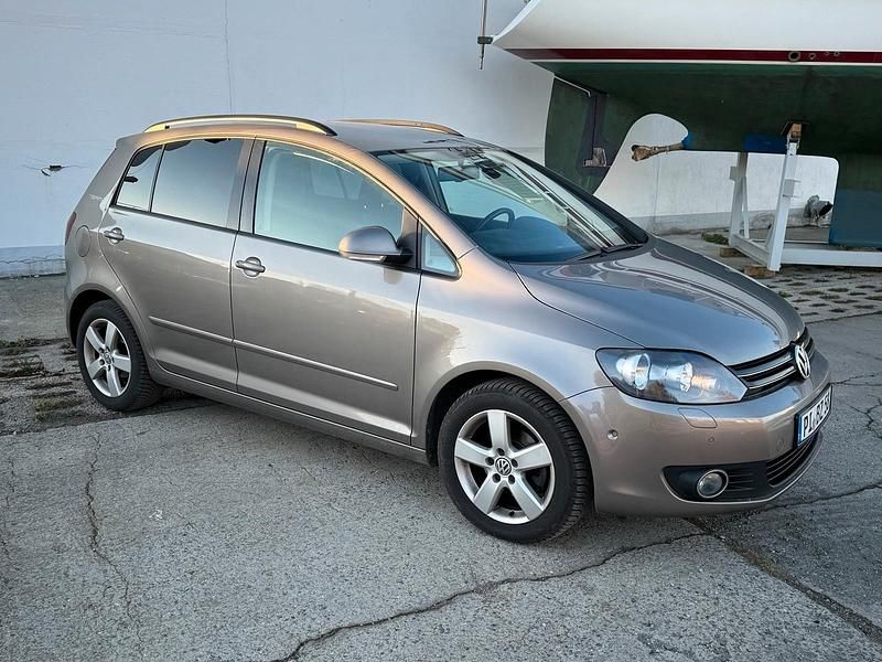 Braun Gebraucht 2011 VW Golf Plus Cross Van / Kleinbus | 7.900 € (Etwas zu teuer) - Bild 1/4