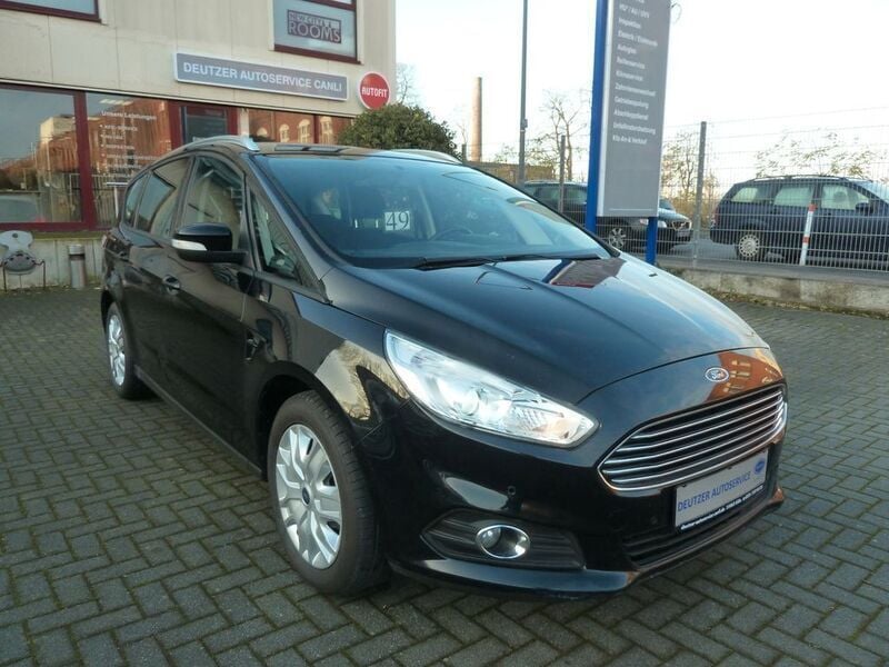 Schwarz Gebraucht 2016 Ford S-MAX Trend Van / Kleinbus | 6.980 € (Superpreis) - Bild 1/3