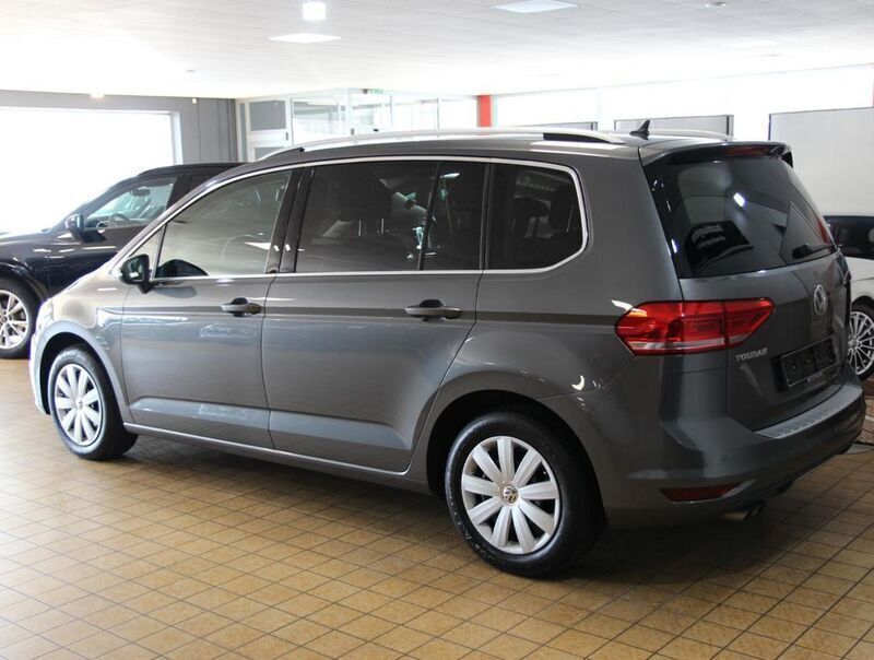 Gebraucht VW Touran Highline 150 PS (110 kW) 2016 Indiumgrau Van / Kleinbus