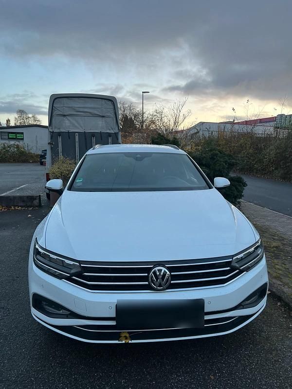 Gebraucht VW Passat 190 PS (139 kW) 2020 Weiß Kombi