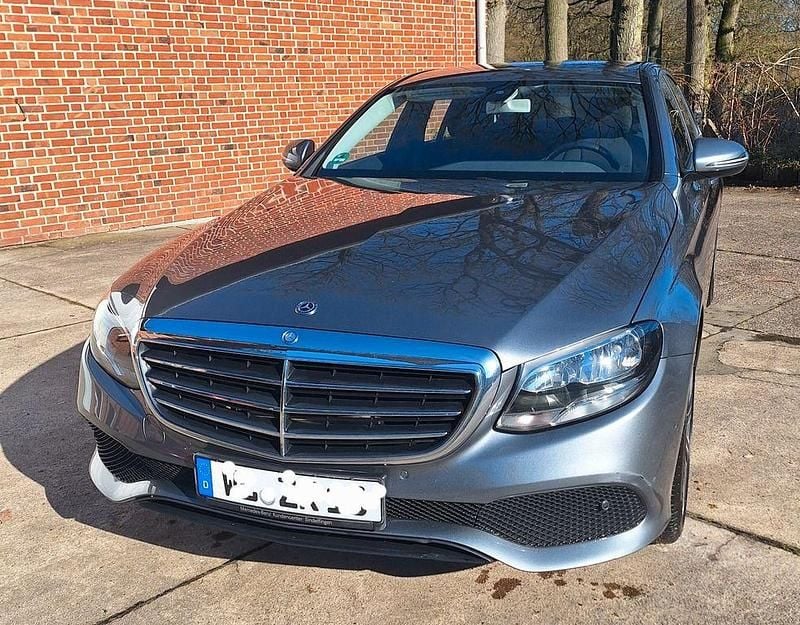 Gebraucht Mercedes E220 Avantgarde 194 PS (142 kW) 2016 Grau Limousine